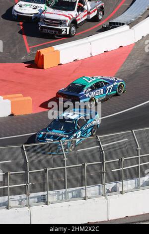 Los Angeles, Ca. 6th. Februar 2022. Wettkampftag im Busch Light Clash von NASCars in der Rennstrecke von Dayona RC im Los Angeles Memorial Coliseum am 6. Februar 2022 in Los Angeles, Kalifornien. Kredit: Mpi34/Media Punch/Alamy Live Nachrichten Stockfoto