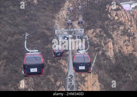 Yanqing, China. 07th. Februar 2022. Olympia, National Alpine Ski Centre. Lift zum Alpenstadion. Quelle: Robert Michael/dpa-Zentralbild/dpa/Alamy Live News Stockfoto