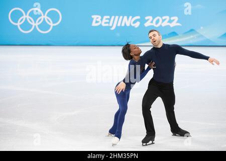 Peking, China. 7th. Februar 2022. Vanessa James/Eric Radford (CAN) 7. Februar 2022 Eiskunstlauf, Paar-Skating, Freilauf, Team-Event während der Olympischen Winterspiele 2022 in Peking im Capital Indoor Stadium, Peking, China. Kredit: Enrico Calderoni/AFLO SPORT/Alamy Live Nachrichten Stockfoto