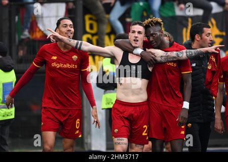 Rom, Italien. 05th. Februar 2022. Nicolo' Zaniolo von A.S. Roma während des 24th. Tages der Serie A Meisterschaft zwischen A.S. Roma und Genua CFC am 5th. Februar 2022 im Stadio Olimpico in Rom, Italien. (Foto von Domenico Cippitelli/Pacific Press) Quelle: Pacific Press Media Production Corp./Alamy Live News Stockfoto