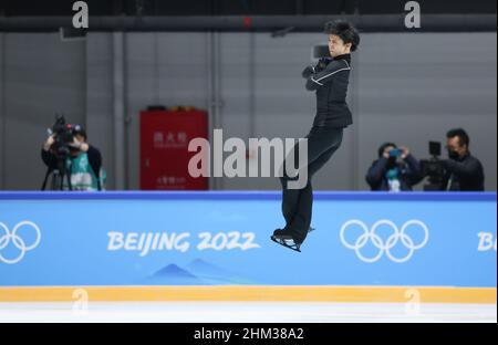 Peking, China. 7th. Februar 2022. Hanyu Yuzuu aus Japan trainiert im Capital Indoor Stadium in Peking, der Hauptstadt Chinas, am 7. Februar 2022. Quelle: Cao Can/Xinhua/Alamy Live News Stockfoto