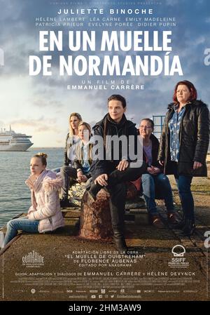 Film Emmanuel JULIETTE BINOCHE in BETWEEN TWO WORLDS (2021) -Originaltitel: OUISTREHAM-,  Regie EMMANUEL CARRERE. Kredit: Curiosa Films / Album Stockfotografie -  Alamy