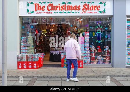 Shoppen Sie vor dem Weihnachtsgeschäft vor dem Weihnachtsgeschäft im Pop-up-Einzelhandelsgeschäft Short-Let-Gelände-Einkaufszentrum Brentwood UK Stockfoto