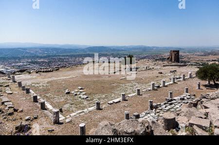 Bergama, Izmir, Türkei - Juli 22 2017: Pergamon Akropolis Ruinen, antike griechische Stadt in Aeolis Stockfoto