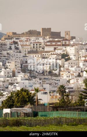 Salobreña Spanien. Das weiße Küstendorf Salobreña, Costa Tropical, Granada, Spanien Stockfoto