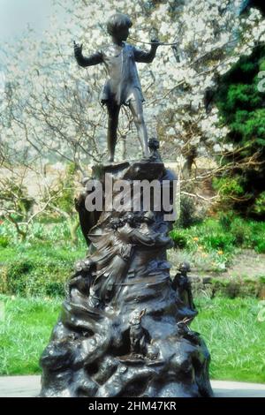 Peter Pan Statue in Kensington Gardens, von Sir George Frampton, London, England Stockfoto