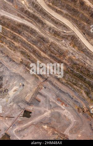 Blick aus dem Granit-Steinbruch. Bergbau für Granit Blick von einer Drohne Stockfoto