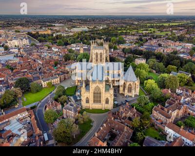 Luftaufnahme des East façade und des Chapter House of York Minster, York, Großbritannien. Stockfoto