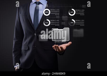 Business-Entwickler Hand mit Board-Framework auf virtuellen modernen Computer zeigt Innovation Agile Software-Entwicklung Lean Projektmanagement-Tool fa Stockfoto