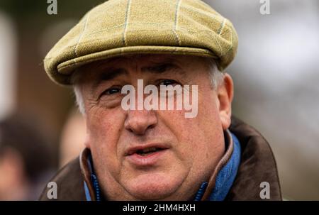 Aktenfoto vom 27-12-2021 von Paul Nicholls, der darauf besteht, dass er sich „durchschlagen“ wird, während er seit dem Jahreswechsel um einen seltenen Trockenzauber kämpft. Ausgabedatum: Montag, 7. Februar 2022. Stockfoto