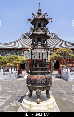 Peking miao ying Tempel, in den Hallen der Nacht gebaut Stockfoto