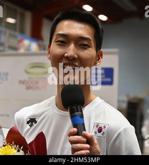 Hustopece, Tschechische Republik. 05th. Februar 2022. Woo Sang-hyeok aus Korea gewann das Hochsprungrennen der Männer beim Hustopecske skakni-Treffen im Rahmen der World Indoor Tour in Hustopece, Tschechische Republik, am 5. Februar 2022. Quelle: Igor Zehl/CTK Photo/Alamy Live News Stockfoto