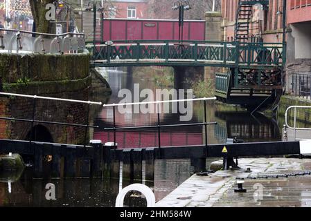 Rochdale Canal im Schwulendorf von Manchester Stockfoto