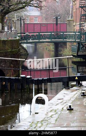 Rochdale Canal im Schwulendorf von Manchester Stockfoto