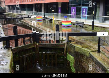 Rochdale Canal im Schwulendorf von Manchester Stockfoto