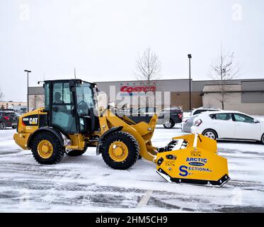 BRAINERD, MN - 19 DEC 2019: Verschneite Costco-Parkplätze nach Wintersturm. Stockfoto