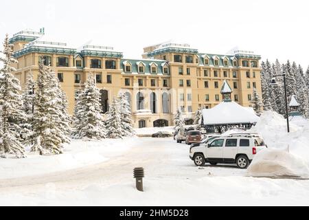 Das Äußere des Fairmont Chateau Lake Louise Hotels in Lake Louise, Banff National Park, Alberta, Kanada. Stockfoto