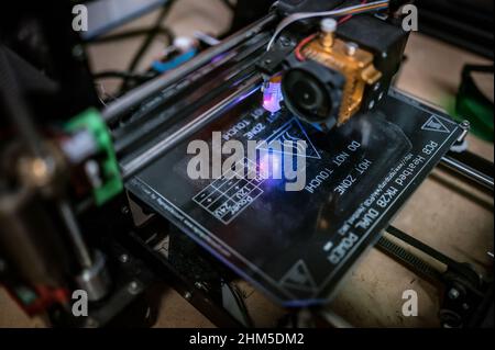 3D Drucker arbeitet im Studio Stockfoto