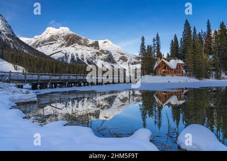 Emerald Lake und Michael Peak im Yoho National Park, British Columbia, Kanada. Stockfoto