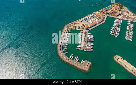 Luftbild, Hafen von Alcudia, Yachthafen, Segelboote, Port d'Alcúdia, Türkisfarbenes Wasser, Alcudia, Pla de na Tesa, Cabaneta (Sa), Mallorca, Baleareninsel, B Stockfoto