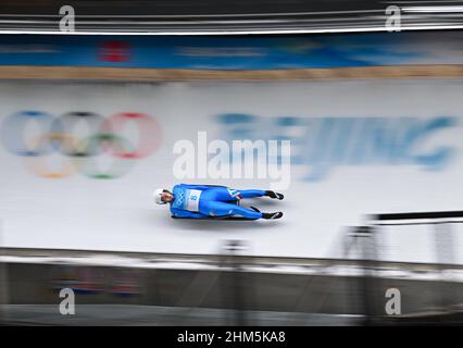 Peking, China. 7th. Februar 2022. Andrea Voetter aus Italien tritt bei der Roge-Veranstaltung für Frauen im Yanqing National Sliding Center im Bezirk Yanqing in Peking, der Hauptstadt Chinas, am 7. Februar 2022 an. Quelle: Sun Fei/Xinhua/Alamy Live News Stockfoto