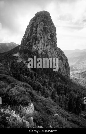 Roque de Agando, La Gomera, Kanarische Inseln, Spanien: Panoramabild von Los Roques im Nationalpark Garajonay Stockfoto