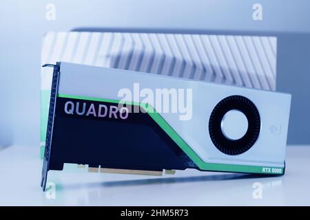 Paris, Frankreich - 28. März 2019: Hero-Projekt der neuen GPU Nvidia Quadro RTX 5000 Video-gpu-Karte, die auf der Turing-Mikroarchitektur basiert und mit Echtzeit-Raytracing ausgestattet ist Stockfoto