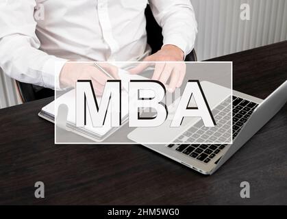 MBA, Master of Business Administration, Wort auf Foto. Stockfoto