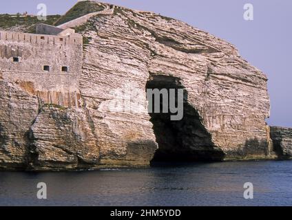 Bonifacio, Korsika, Frankreich (gescannt von Farblider) Stockfoto