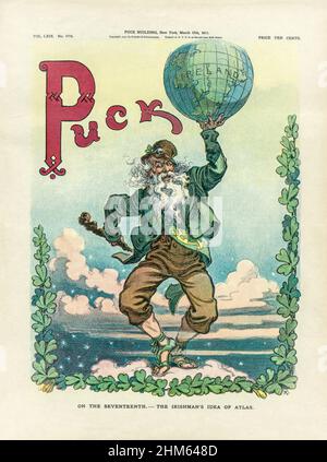 Ein Cover des American Puck Magazine aus dem frühen 20th. Jahrhundert mit einem Cartoon, der einen alten Iren als Atlas zeigt, der einen Globus in der Hand hält, der „Irland“ als eine ganze Hemisphäre zeigt. Schamhacken säumen die Seiten und den Boden des Designs, während er in seiner anderen Hand einen Schilelagh hält. Der Titel 'Puck' setzt sich aus keltischen Knoten zusammen. Stockfoto