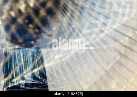 Abstraktes Gelb und Blau glänzendes Metall-Makro, industrielles Hintergrundkonzept, Bewegungsunschärfe Stockfoto