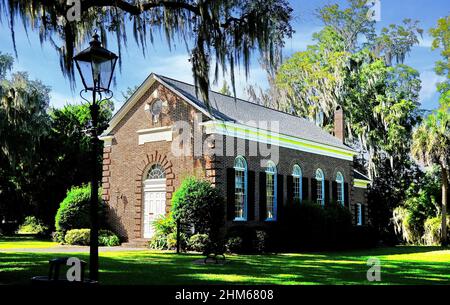 SAVANNAH, GEORGIA - 25. Oktober 2021: Savannah ist die älteste Stadt Georgiens. Von der historischen Architektur und den Kirchen bis zu den Parks und Denkmälern, Stockfoto