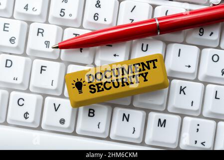Signieren, das die Dokumentsicherheit anzeigt. Konzeptionelle Foto-Wartung der Sicherheit aller wichtigen Archive Erstellen New Typing Game Konzept Stockfoto