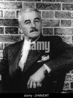 Der amerikanische Schriftsteller William Faulkner, Autor von The Sound and the Fury, war 1954 57 Jahre alt. Stockfoto