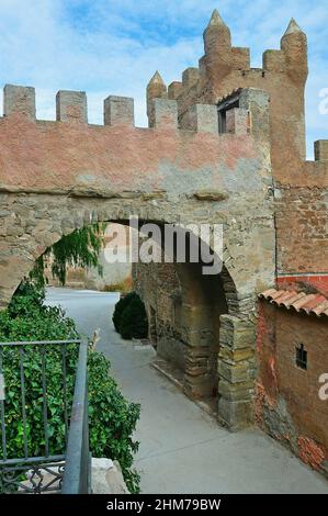 Portal und Befestigungsanlagen von l'Aranyo in der Region La Segarra Provinz Lérida, Katalonien, Spanien Stockfoto