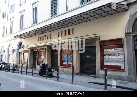 Florenz, Italien. Januar 2022. Blick auf den Eingang des Verdi-Theaters im Stadtzentrum Stockfoto