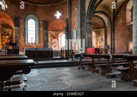 Innenansicht von Sacra di San Michele, wunderschöne antike Abtei im Val di Susa. Provinz Turin, Region Piemont, Italien. Stockfoto