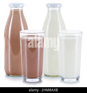 Frische Milch und Schokolade in Glasflasche isoliert auf weißem Hintergrund Stockfoto