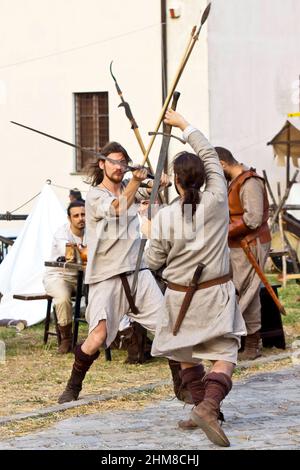 Palio der Schlösser, mittelalterliches Lager, Kampf, San Severino Marche, Marken, Italien, Europa Stockfoto