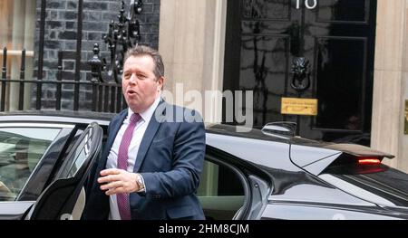 London, Großbritannien. 08th. Februar 2022. Mark Spenser, Chief Whip, kommt bei einer Kabinettssitzung in der Downing Street 10 in London an. Kredit: Ian Davidson/Alamy Live Nachrichten Stockfoto