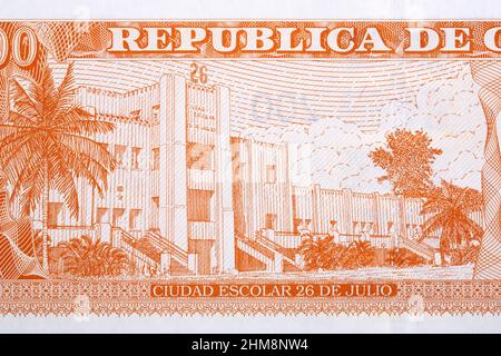 Moncada Barracks in Santiago de Cuba aus Geld - Pesos Stockfoto