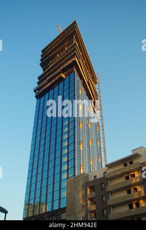 Die Baustelle des Turms „The Spin“ im Dezember 2021 in Frankfurt. Stockfoto