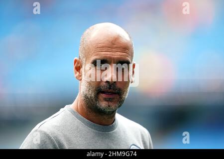 Aktenfoto vom 18-09-2021 von Manchester City Manager Pep Guardiola, der scherzte, dass einige seiner Spieler wegen eines Nachtauslasses bestraft werden - weil er nicht eingeladen wurde. Ausgabedatum: Dienstag, 8. Februar 2022. Stockfoto