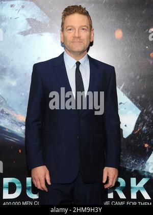 **DATEI FOTO** Kenneth Branagh Scores Rekord 7 Academy Award Nominierungen in 7 Kategorien. NEW YORK, NY - 18. JULI: Kenneth Branagh nimmt an der New Yorker Premiere von „DUNKIRK“ am 18. Juli 2017 im AMC Lincoln Square IMAX in New York City Teil. Foto von John Palmer/MediaPunch Stockfoto