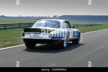 1976 Jaguar XJ12C, gebaut von Broadspeed, Testfahrten auf der Silverstone-Rennstrecke YK Stockfoto