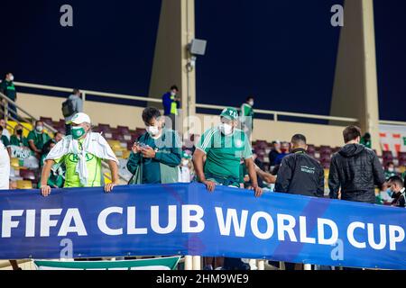 Abu Dhabi, VAE, 8th 2021. Februar Fans während der FIFA Club World Cup 2021 Halbfinale des Fußballspiels zwischen Palmeiras und Al Ahly im Al Nayhan Stadium in Abu Dhabi, VAE. Richard Callis/SPP Stockfoto