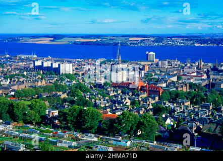Großbritannien, Schottland, Perthshire und Kinross, Dundee, mit Tay-Brücke nach Fife, Stockfoto