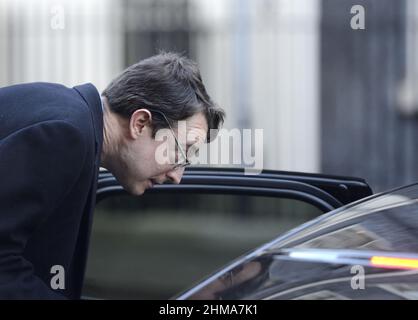 Simon Clarke MP (Con: Middlesbrough South and East Cleveland) - Chief Secretary of the Treasury, steigen in sein Auto in der Downing Street Stockfoto