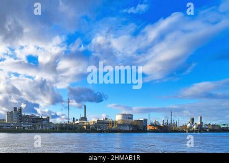 Ludwigshafen, Deutschland - Januar 2022: BASF SE, ein deutsches multinationales Chemieunternehmen und größter Chemieproduzent der Welt Stockfoto