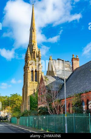 Die ehemalige Welsh Presbyterian Church an der Princes Road, Liverpool 8, Grade 2, wurde drei Jahrzehnte lang als verkommen aufgeführt. Aufnahme im Oktober 2021. Stockfoto